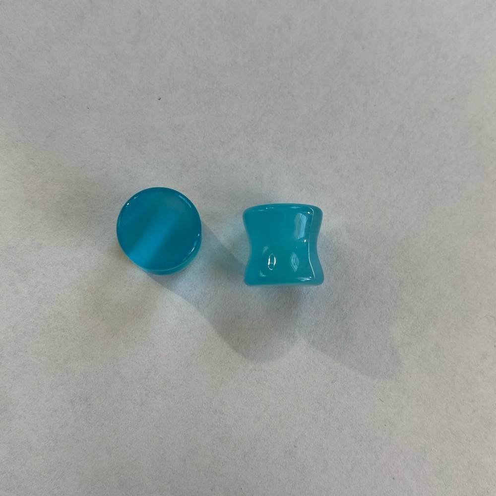 00 Plugs